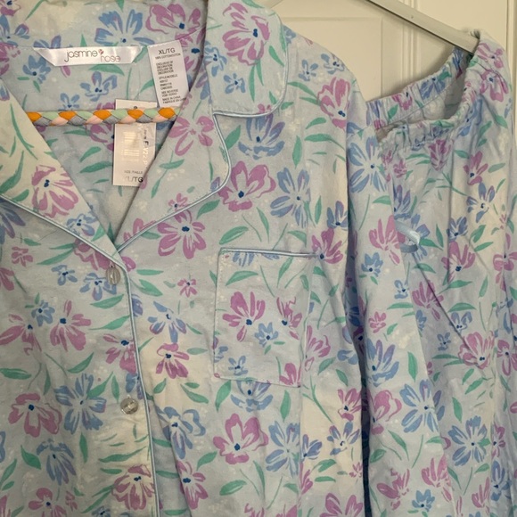 Ladies Flannel PJs - Picture 3 of 4